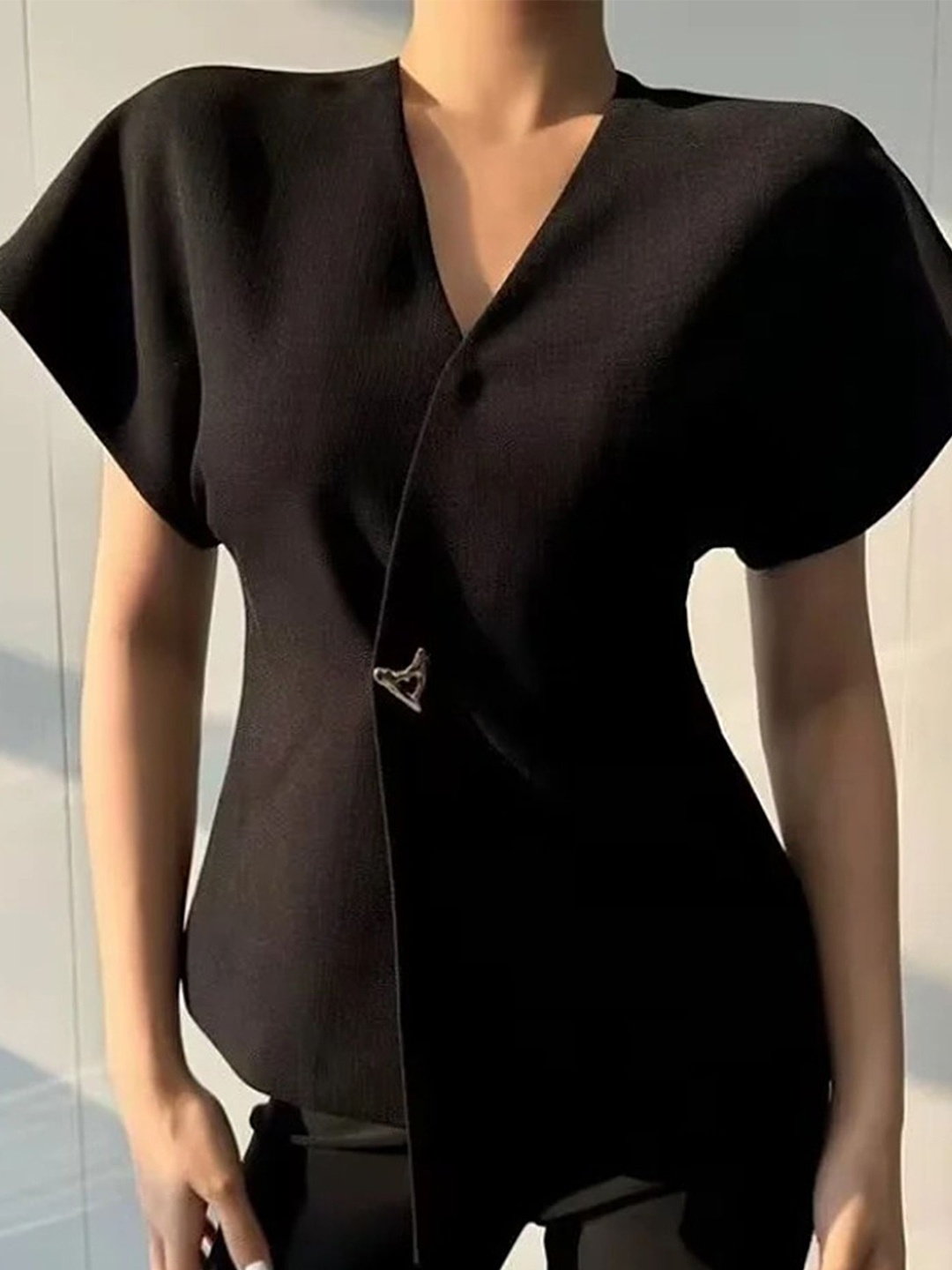 

LULU & SKY Women Solid V-Neck Top, Black