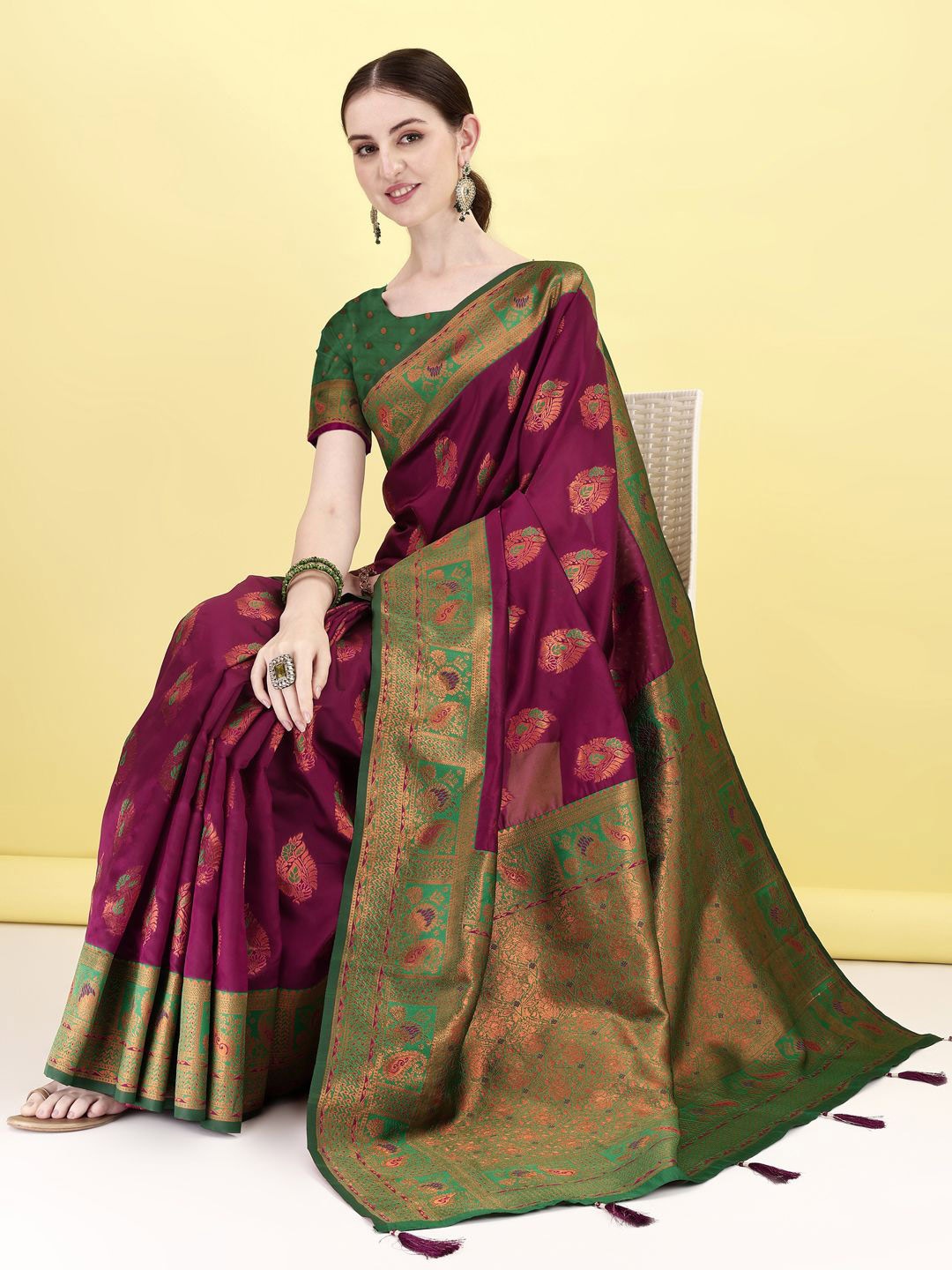 

JUST FASHION Woven Design Zari Art Silk Banarasi Saree, Burgundy