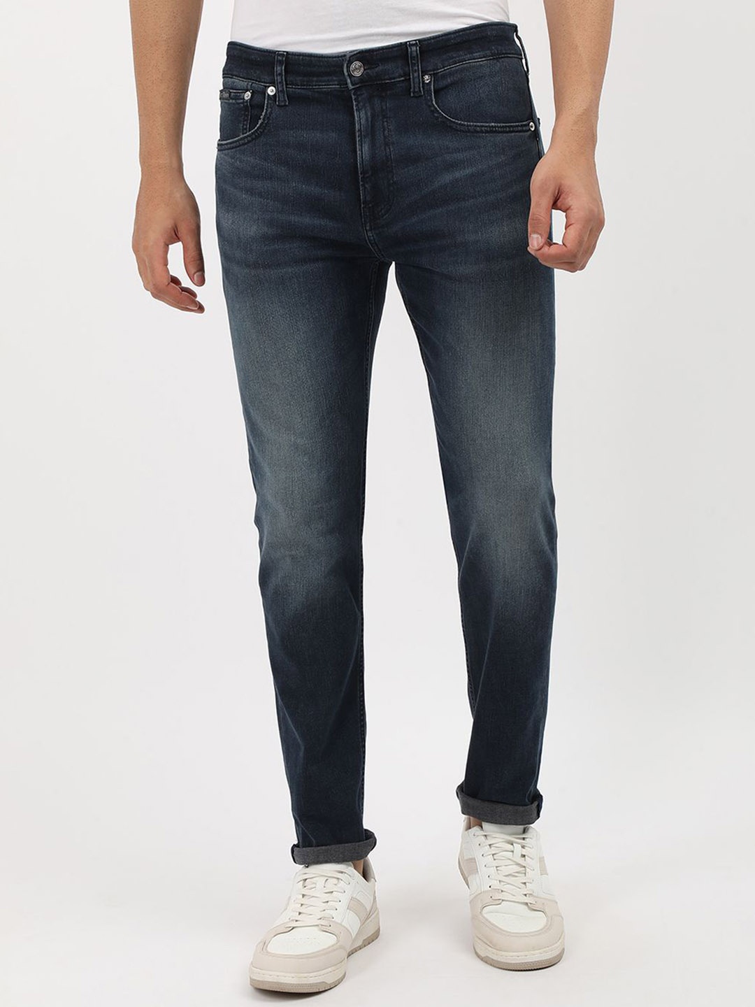 

Calvin Klein Jeans Men Tapered Fit Jeans, Blue