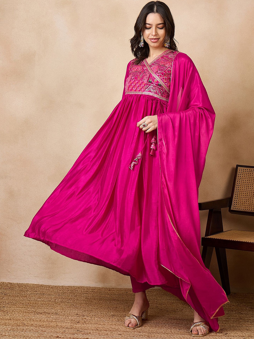 

RAJGRANTH Women Ethnic Motifs Yoke Design Angrakha Sequinned Kurti with Trousers & With Dupatta, Pink