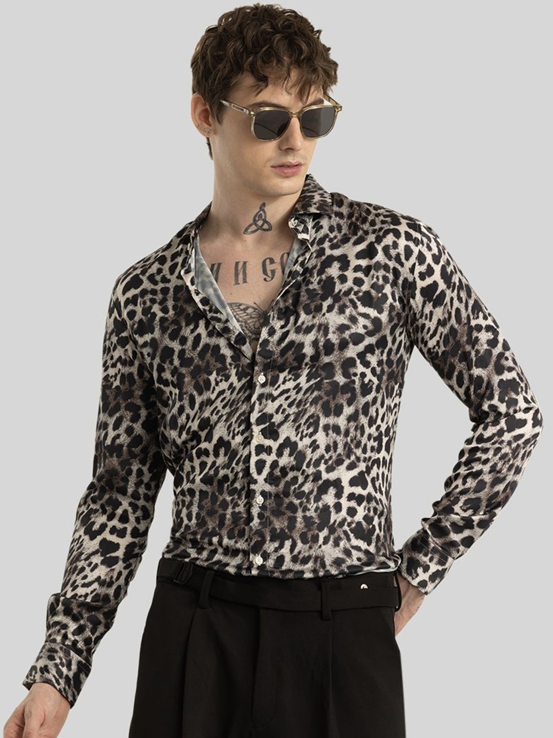 

Snitch Men Smart Slim Fit Animal Opaque Printed Formal Shirt, Grey