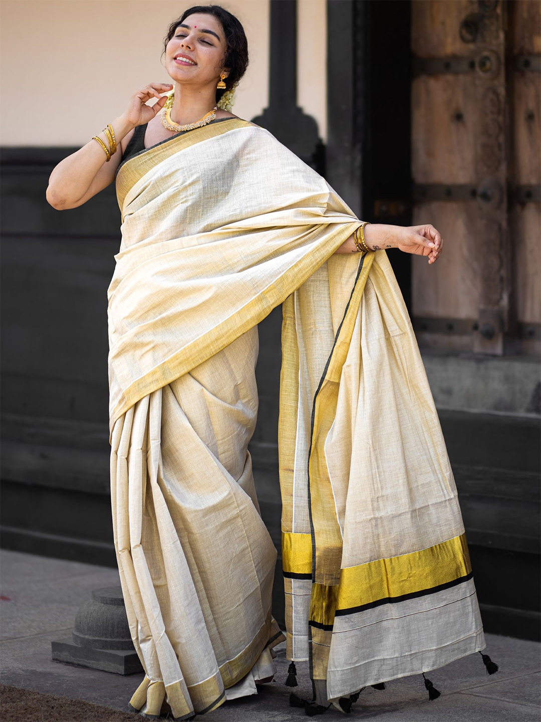 

I LOVE SAREES Zari Pure Cotton Kasavu Saree, Off white