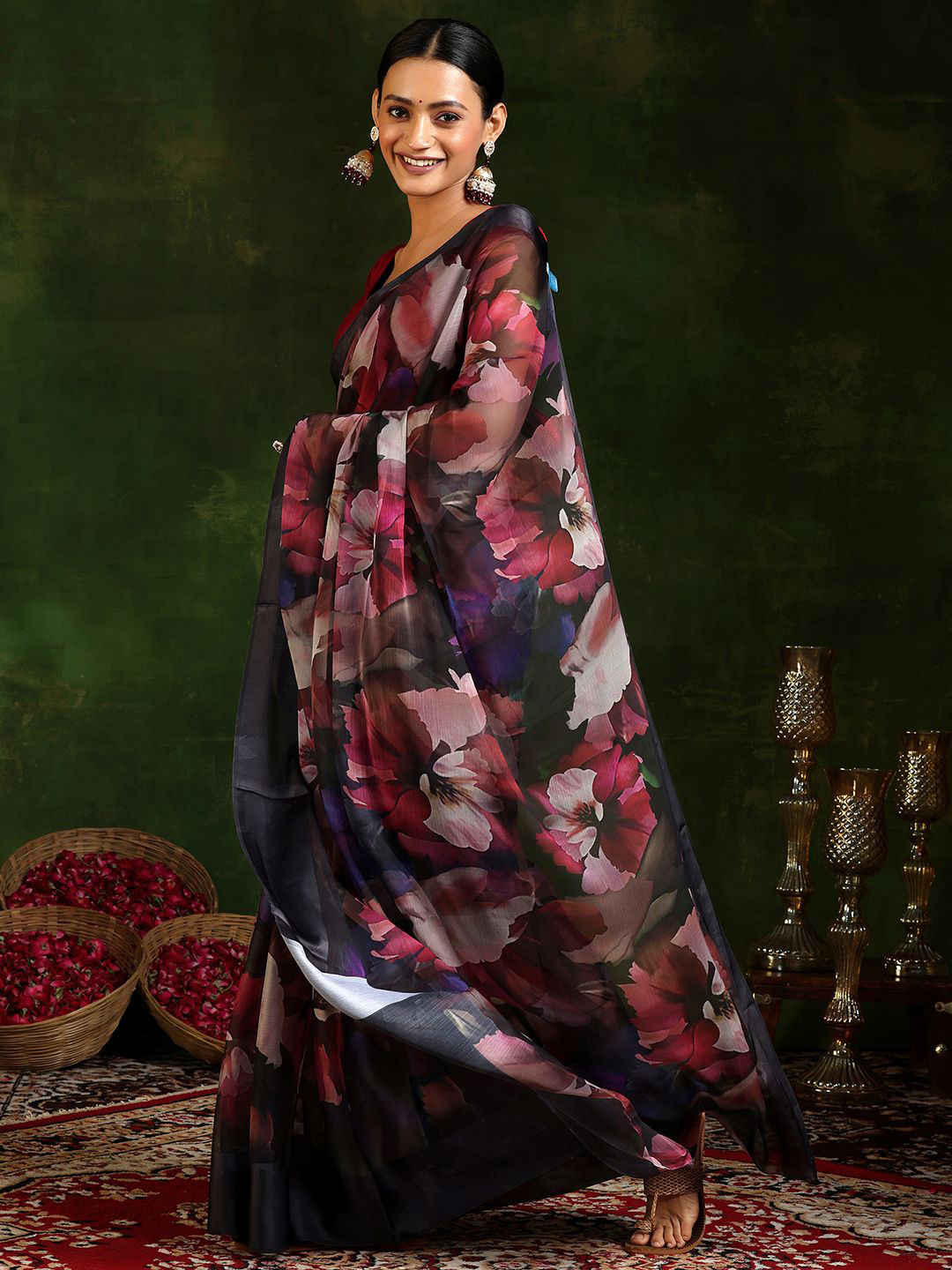 

Libas Floral Printed Saree, Black