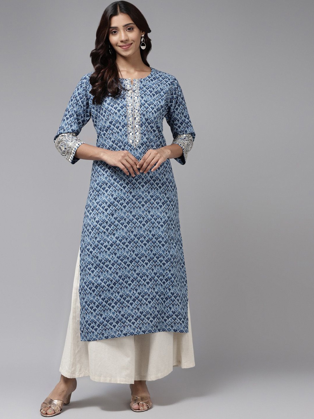 

BAESD Women Geometric Yoke Design Thread Work Kurta, Blue