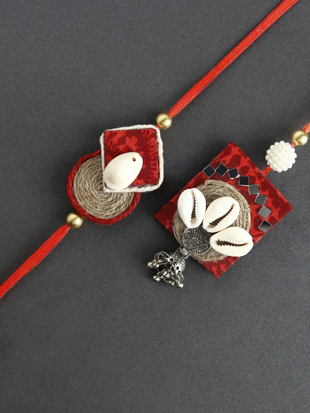 

fnp Sustainable Bhaiya Bhabhi Rakhi Set Kids Collection, Red