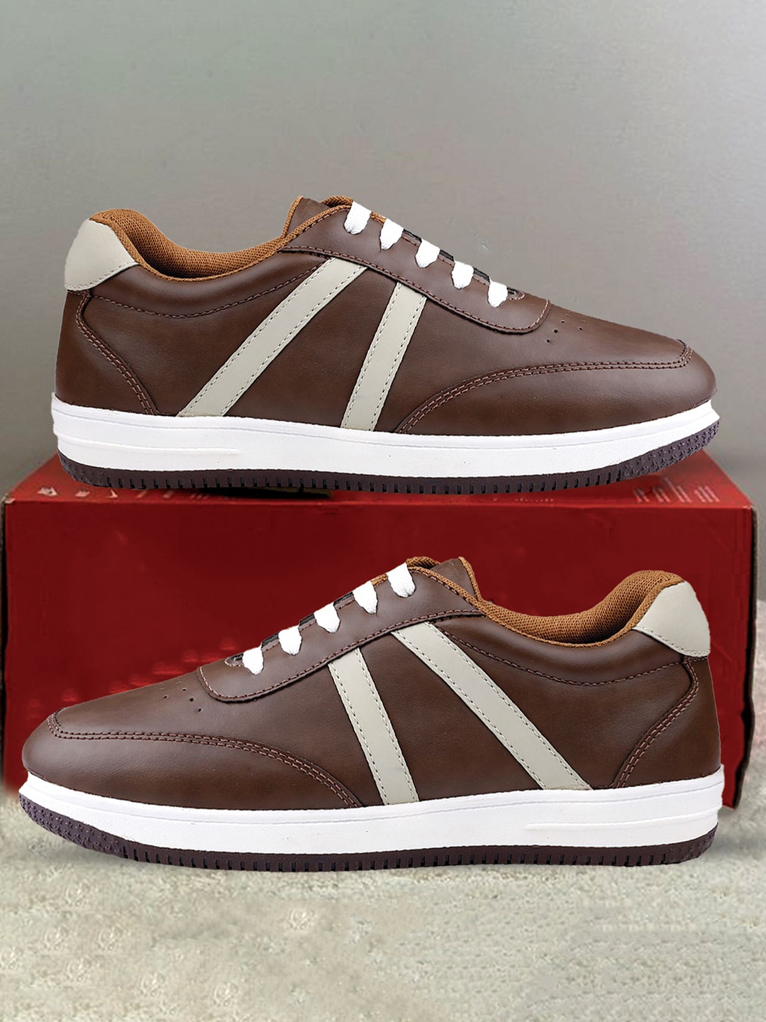 

Bxxy Men Colourblocked Lace-up Sneakers, Brown