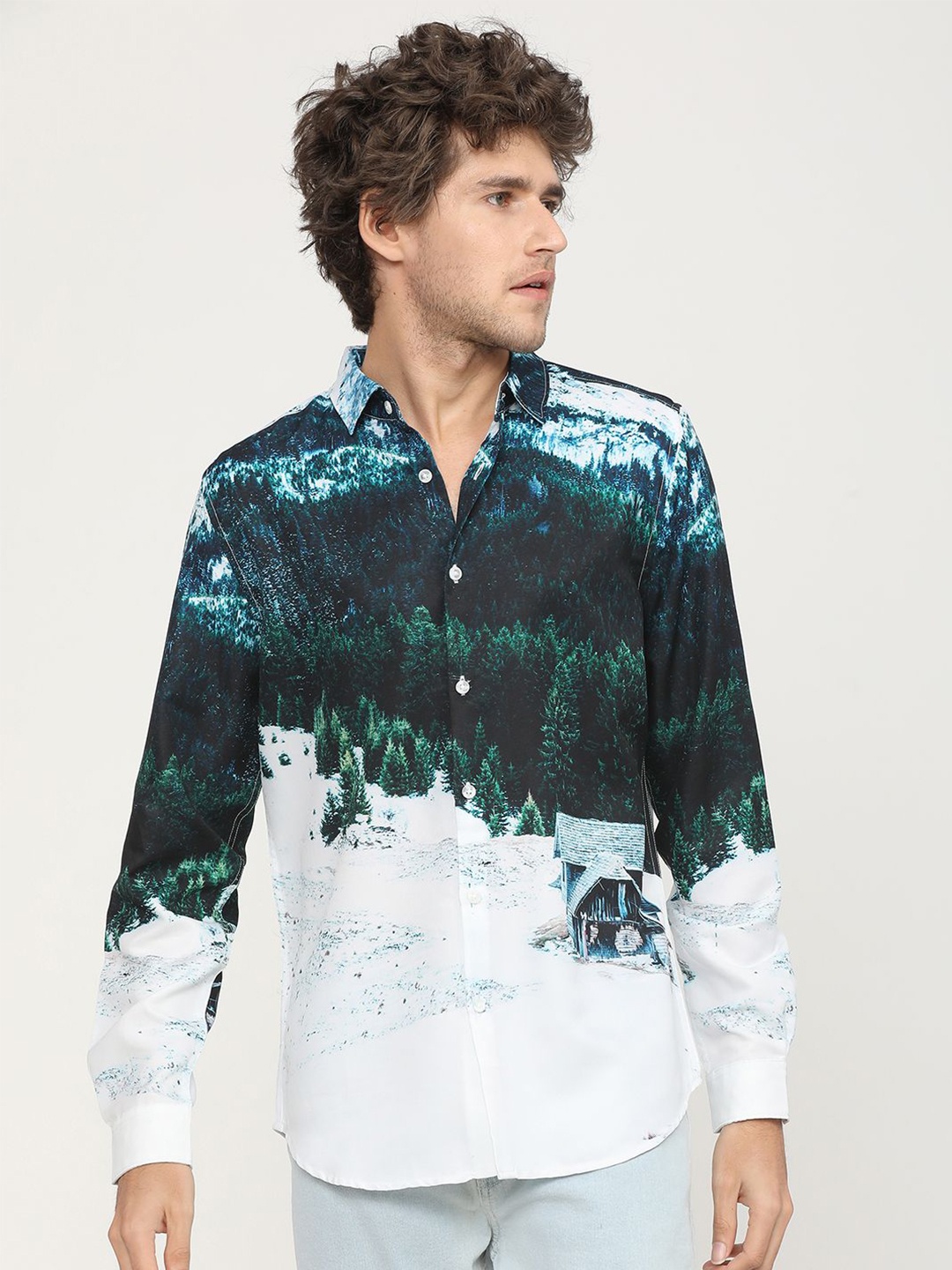 

HIGHLANDER Men Spread Collar Abstract Printed Slim Fit Casual Shirt, White