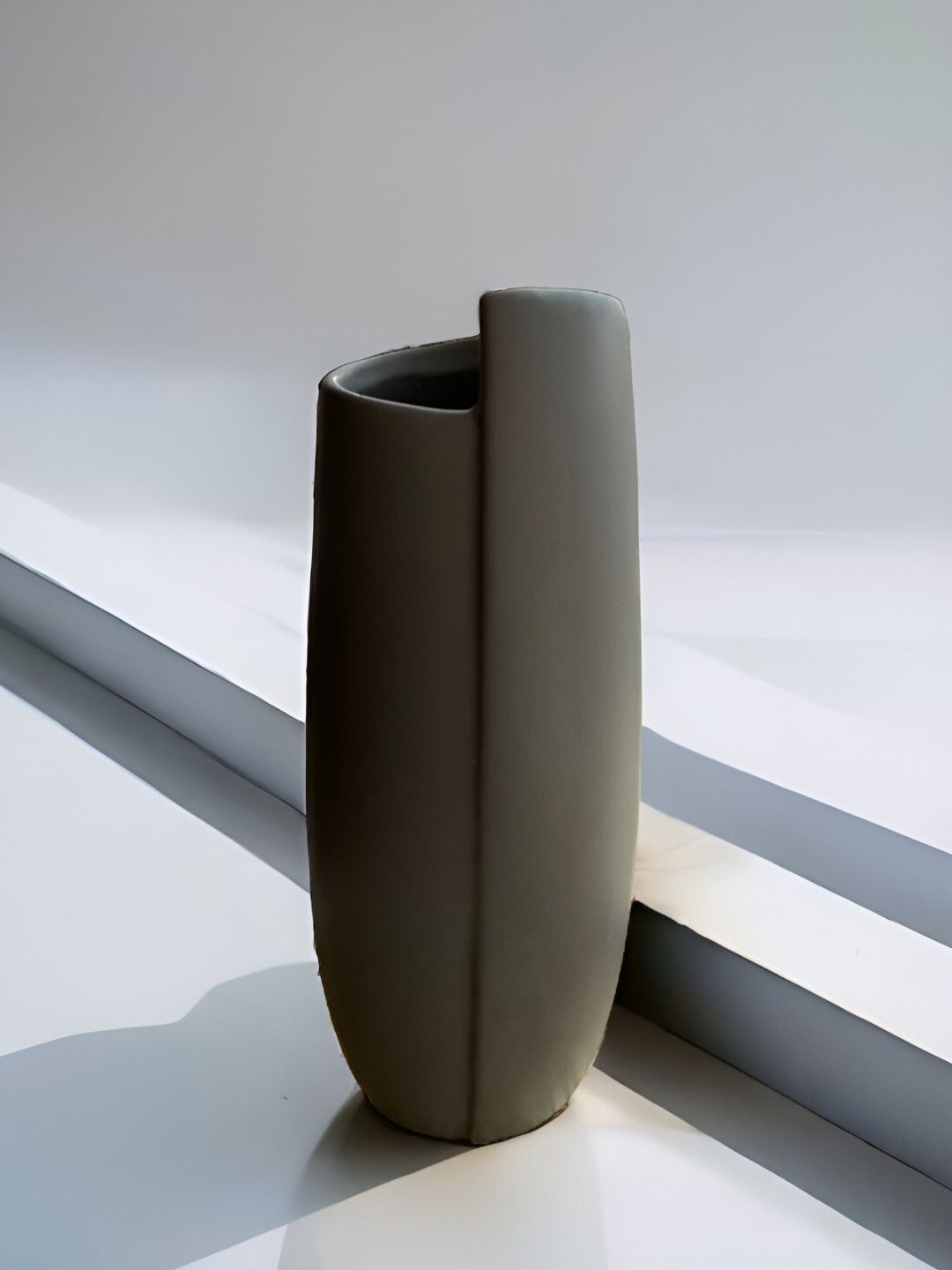 

Art Street Grey Ceramic Flower Vase