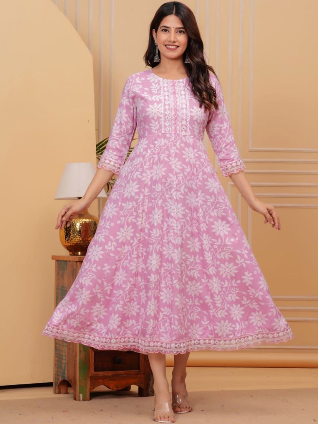 

PARUCREATION Women Floral Gotta Patti Floral Anarkali Kurta, Pink