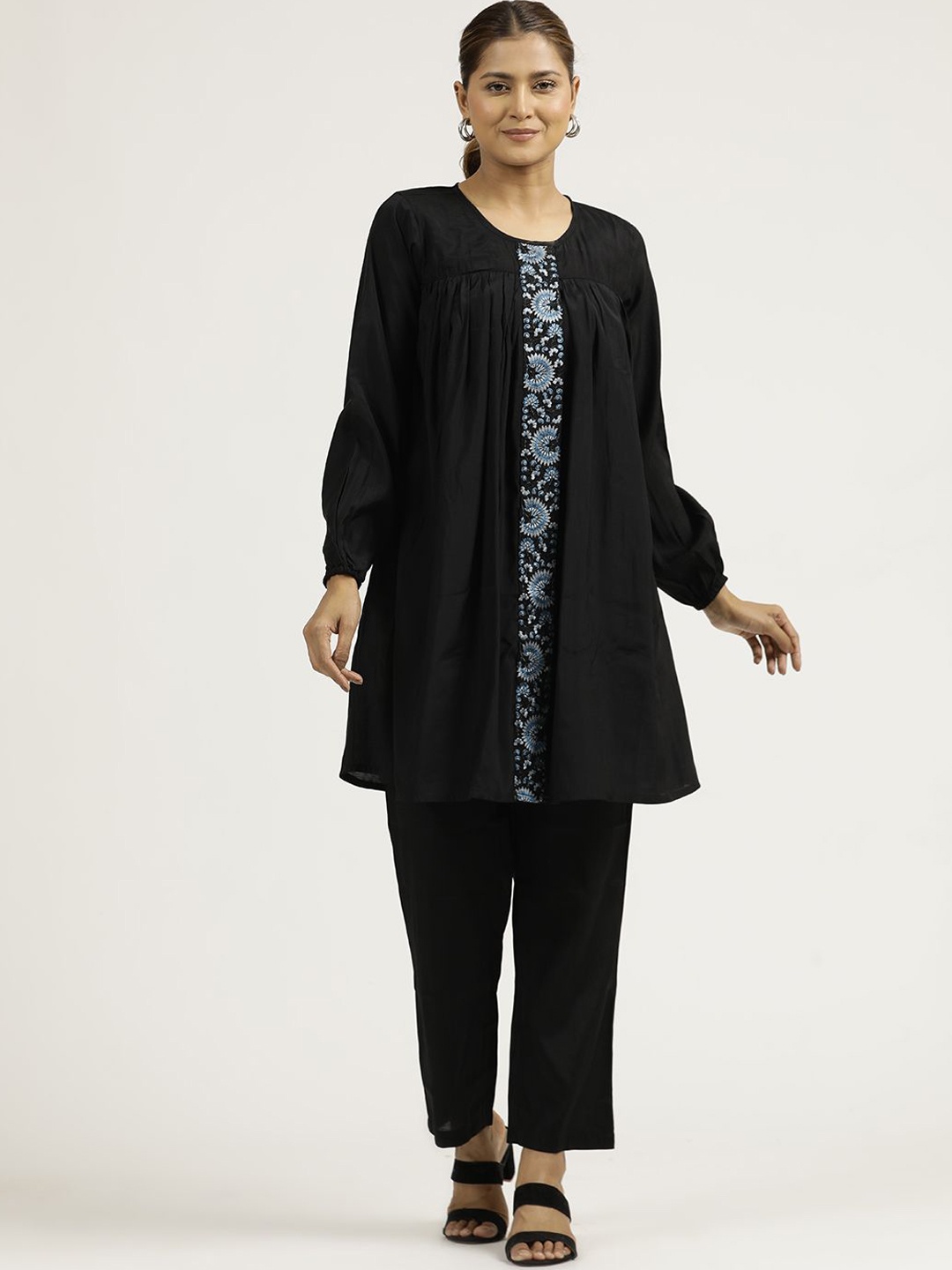 

Jaipur Kurti Embroidered Tunic With Trousers Co-Ords, Black