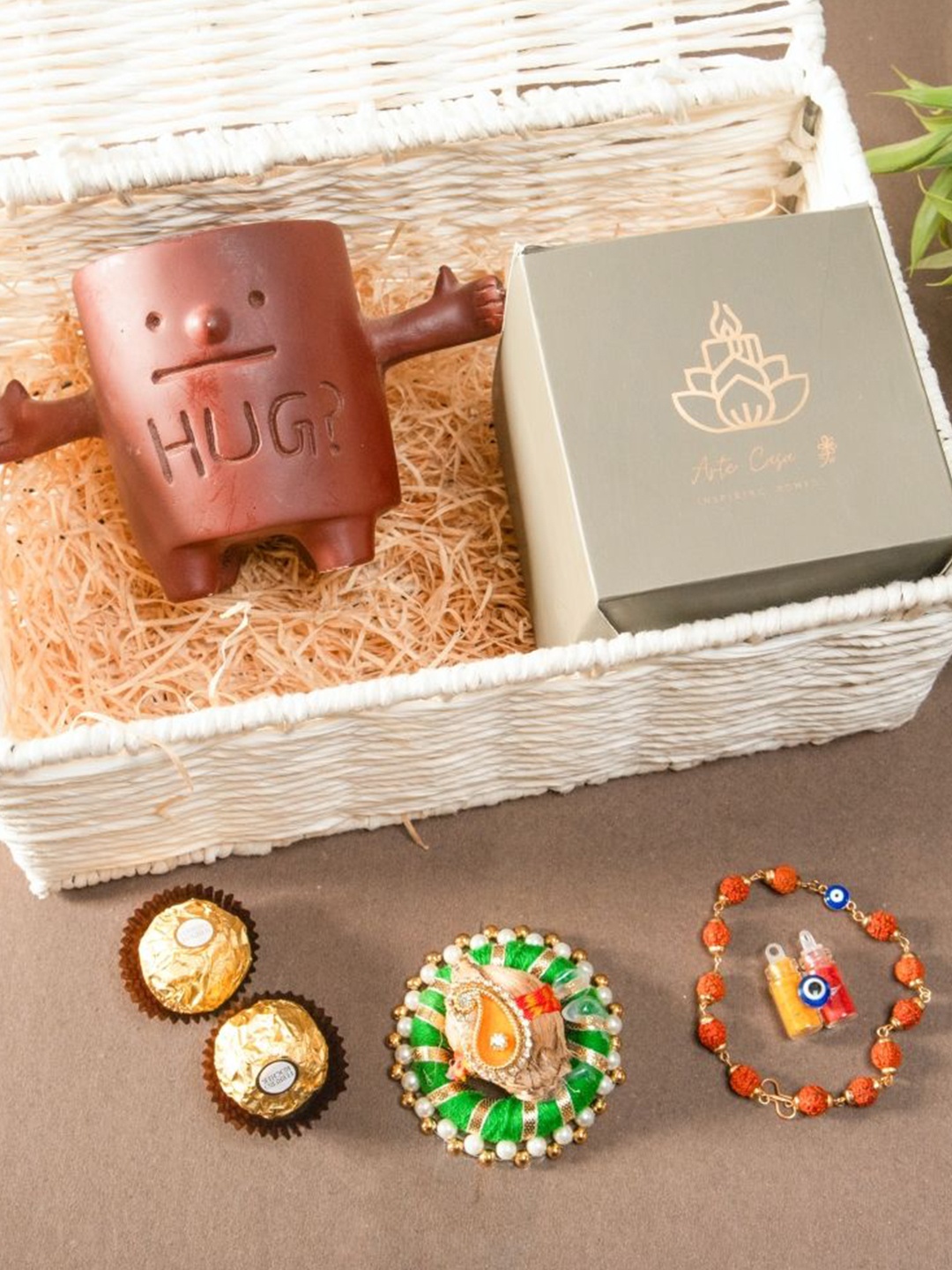 

ArteCasa Hug Rakhi Hamper, Brown