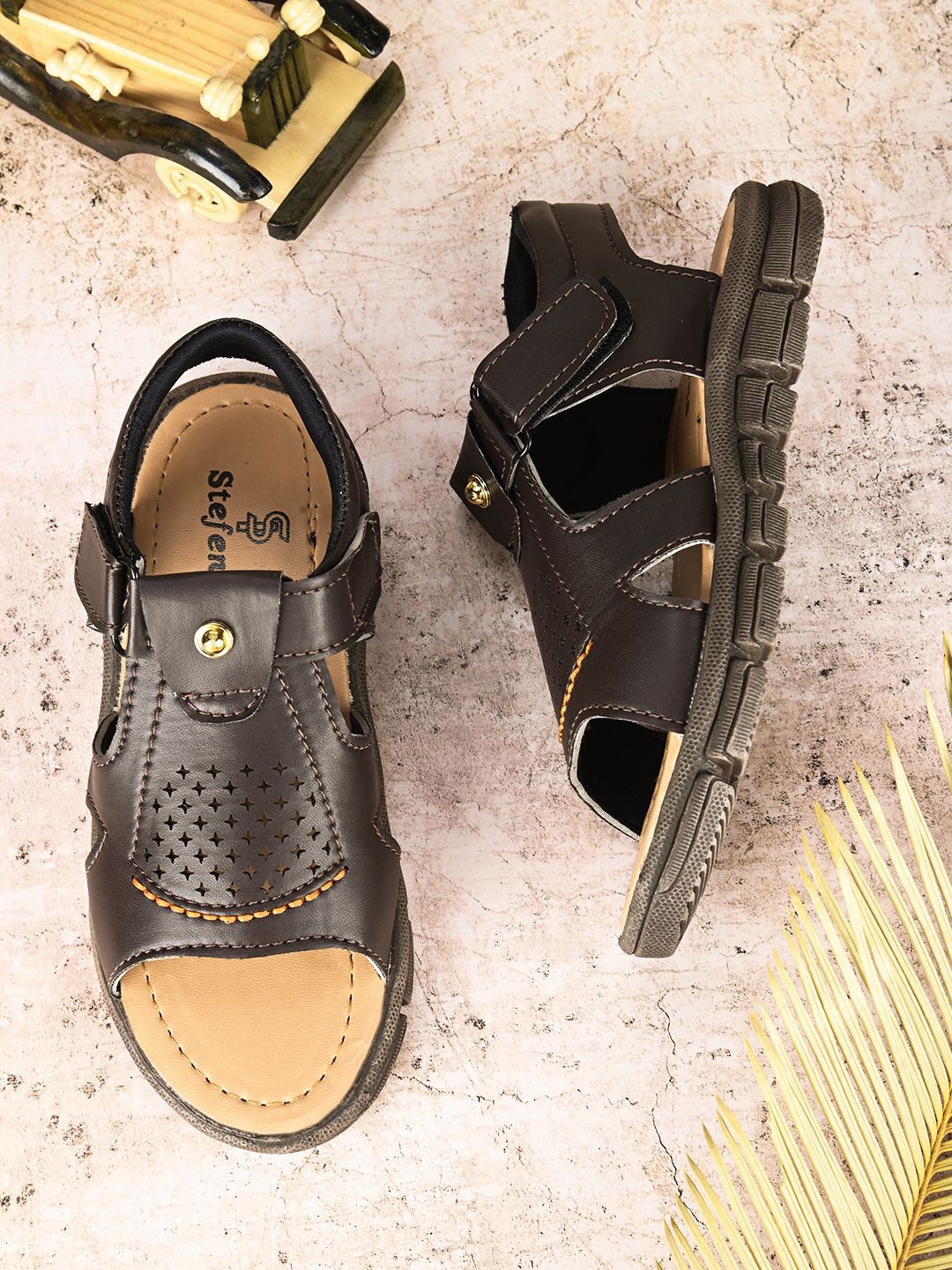 

STEFENS Kids Comfort Sandals, Brown