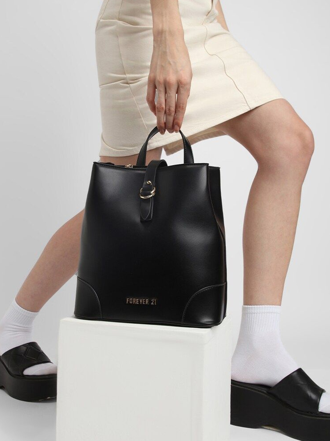 

FOREVER 21 Women Backpack, Black