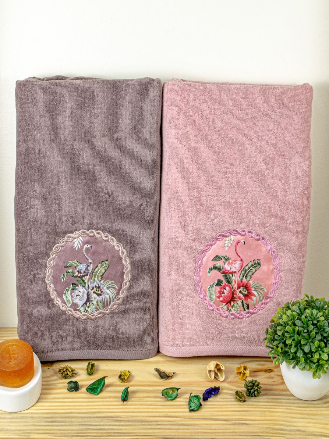 

RANGOLI Purple & Pink 2 Cotton 450 GSM Bath Towel