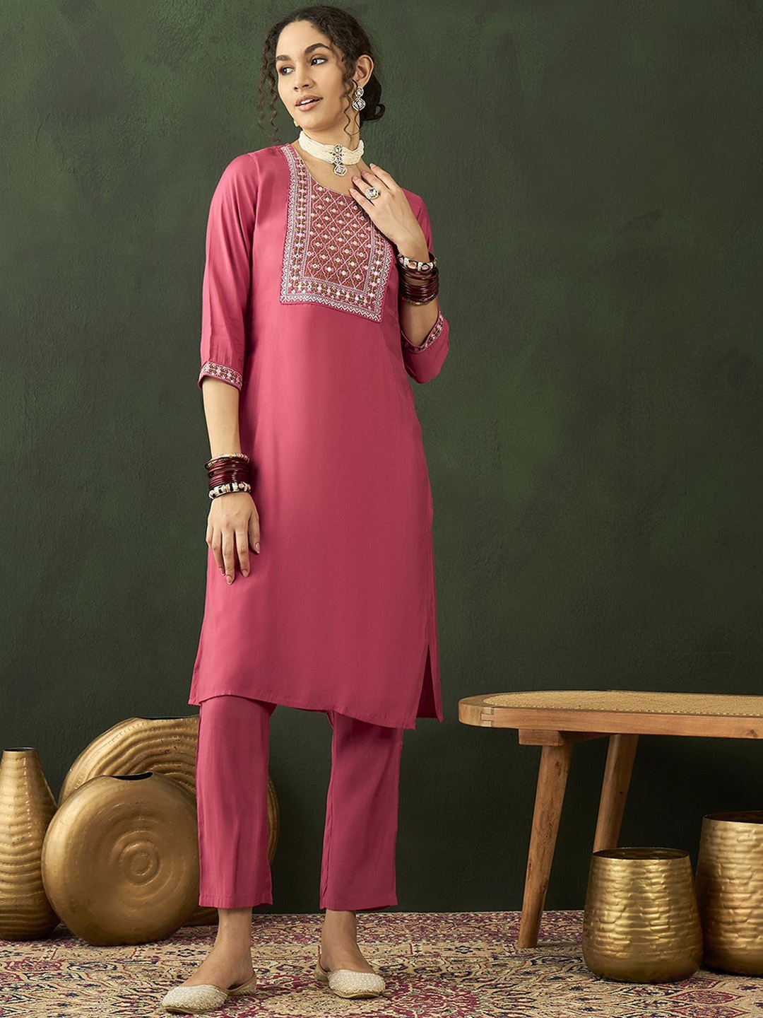 

Sangria Embroidered Straight Kurta With Trouser Set, Peach