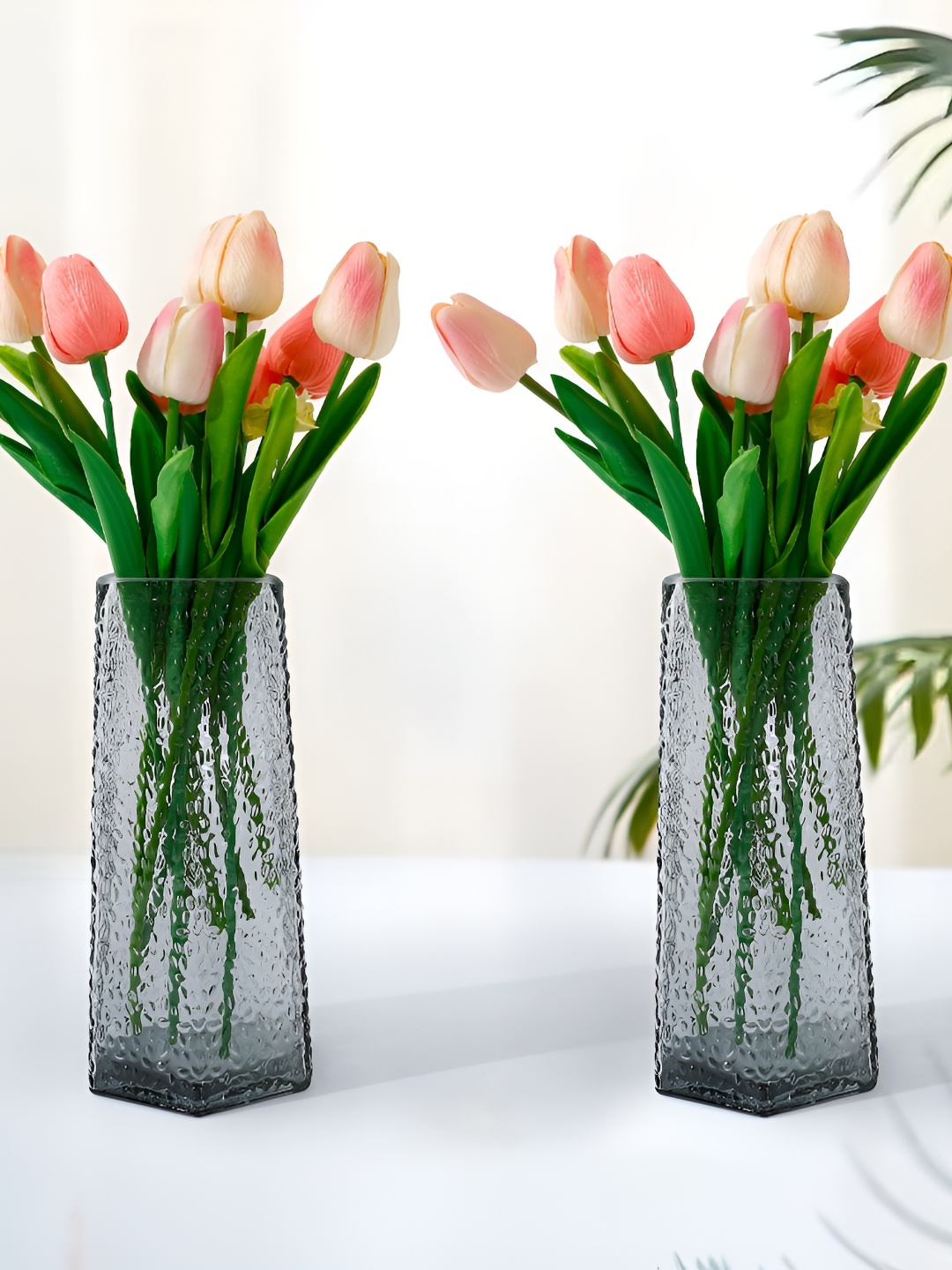 

UMAI Set Of 2 Grey Textured Glass Round Shaped Flower Vases