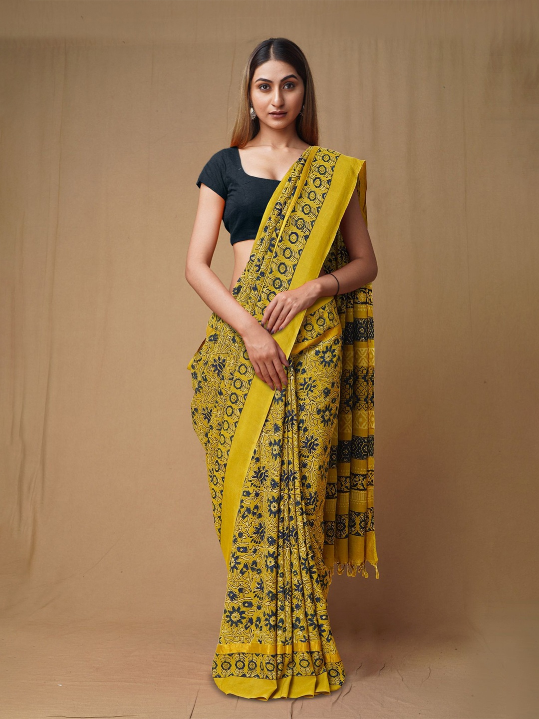 

Unnati Silks Printed Ajrak Block Zari Art Silk Handloom Chanderi Saree, Yellow