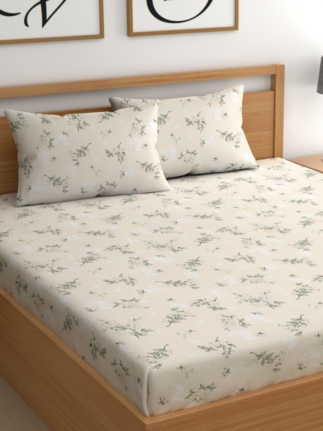 

CHHAVI INDIA White & Green Floral 210 TC King Bedsheet with 2 Pillow Covers