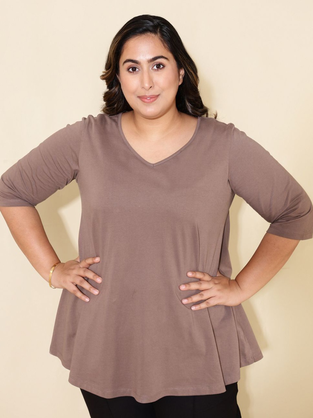 

Amydus Women V-Neck Cotton Plus Size T-shirt, Brown
