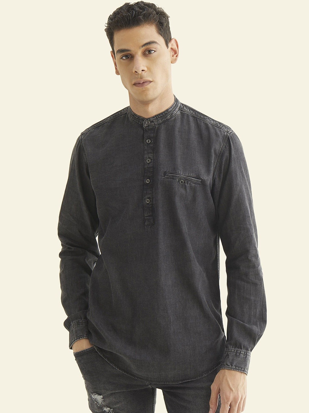 

Red Flame Men Thread Work Kurta, Black