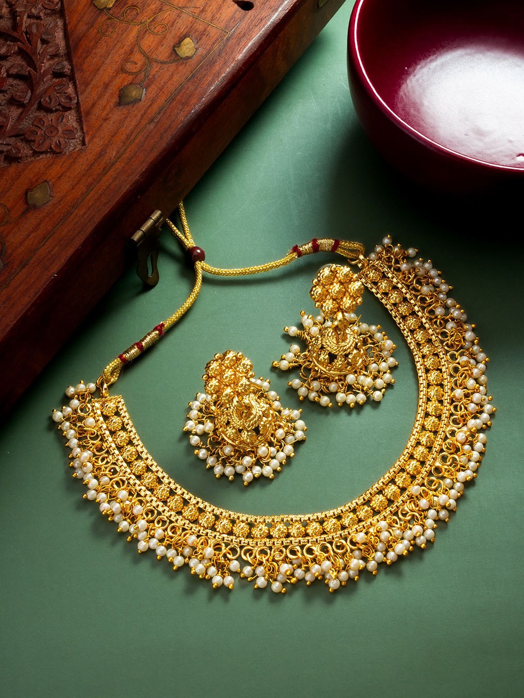 

aadita Gold-Plated Beaded Jewellery Set