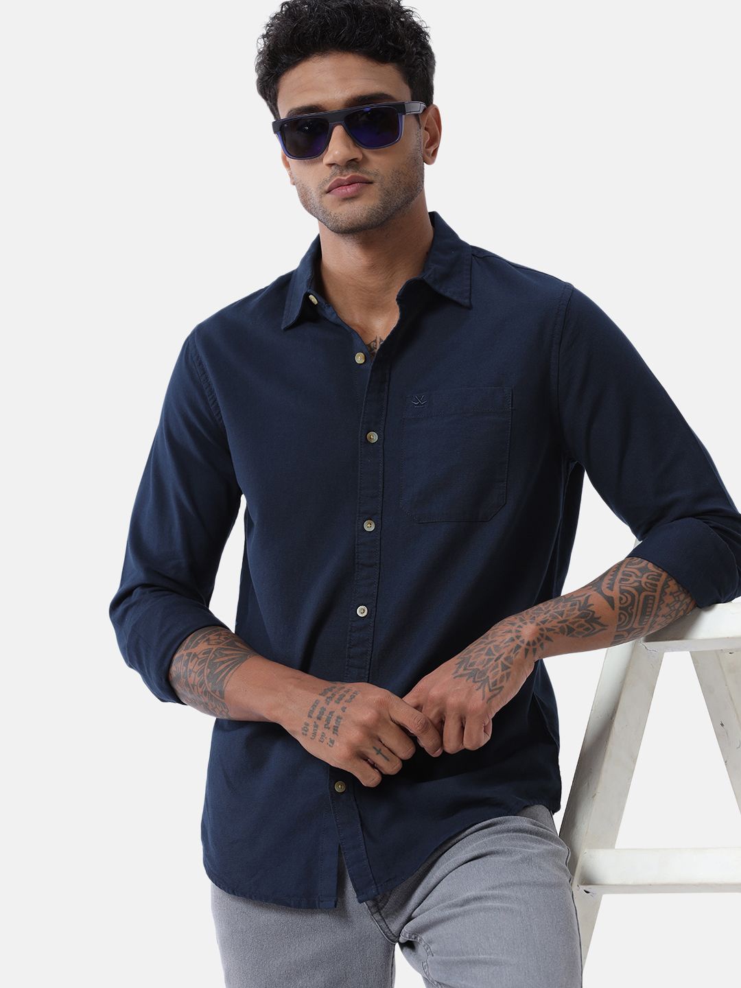 

WROGN Men Custom Spread Collar Solid Cotton Casual Shirt, Navy blue