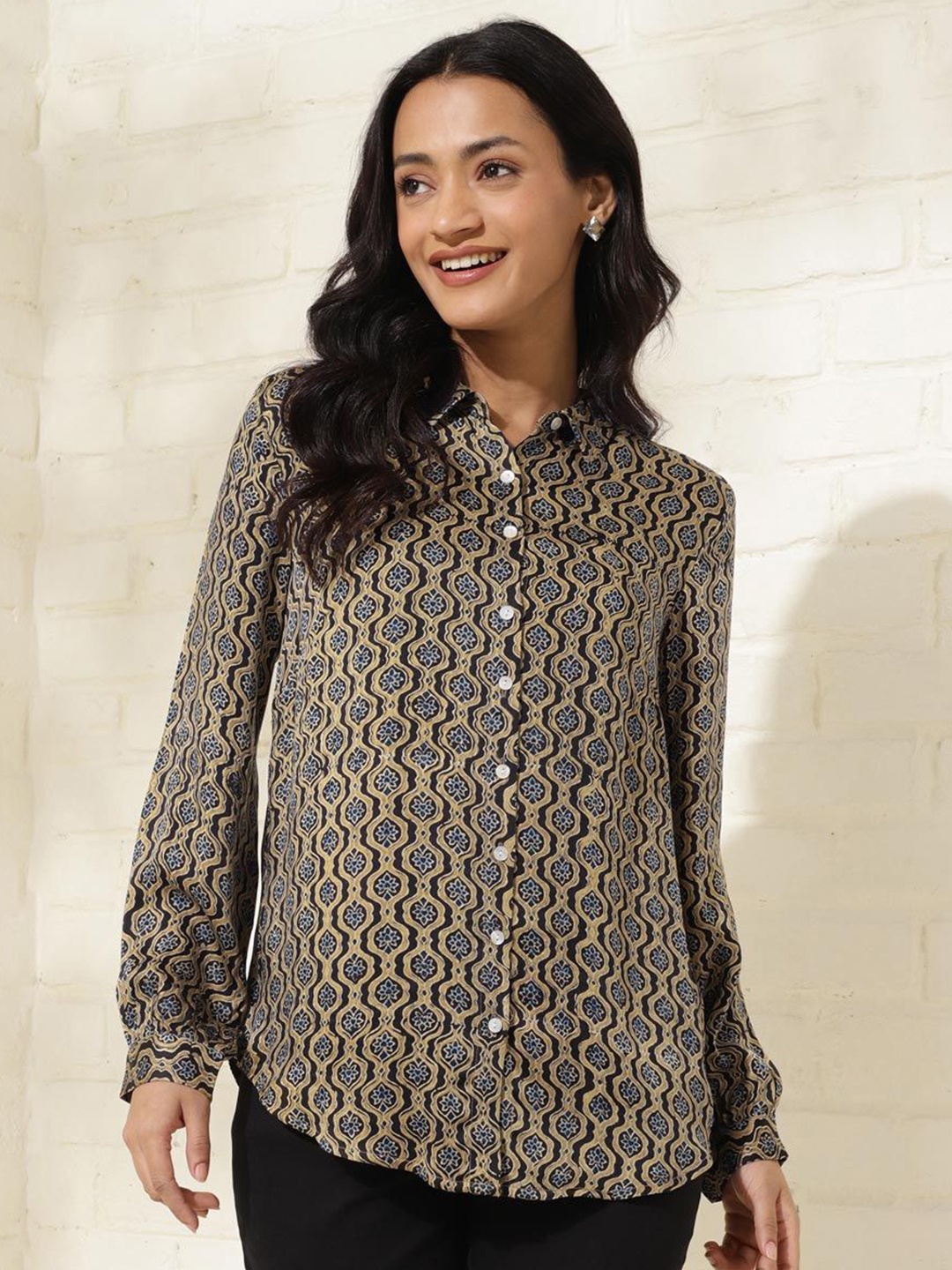 

Fabindia Women Spread Collar Floral Printed Casual Shirt, Green