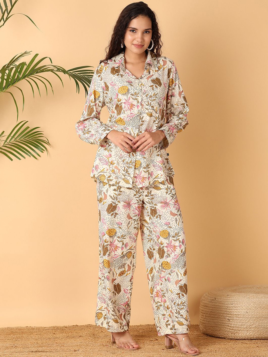 

V-Mart Printed Shirt With Palazzos Co-Ords, Off white