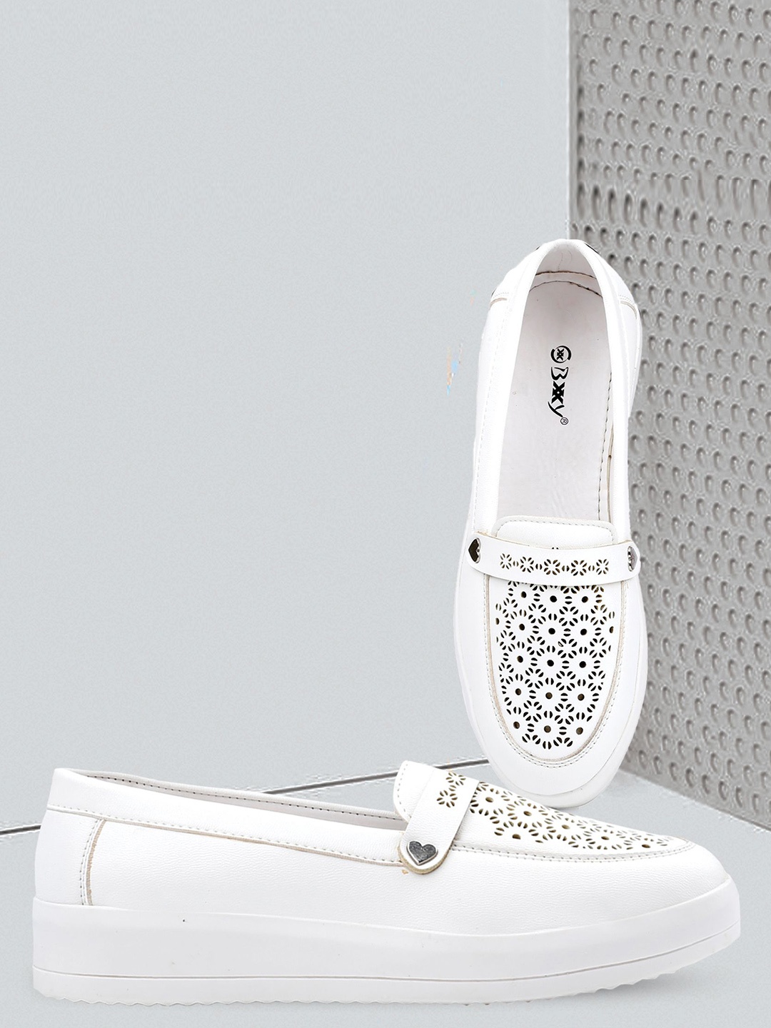 

Bxxy Women Slip-On Sneakers, White