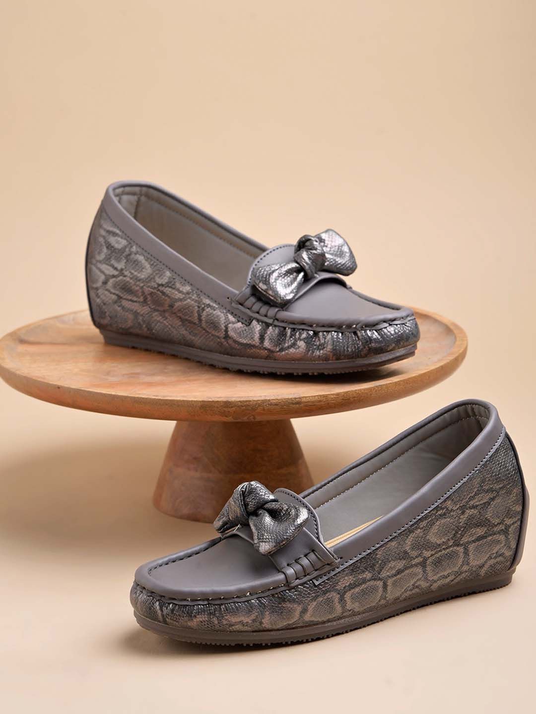 

Shoetopia Girls Woven Design Derbys, Grey