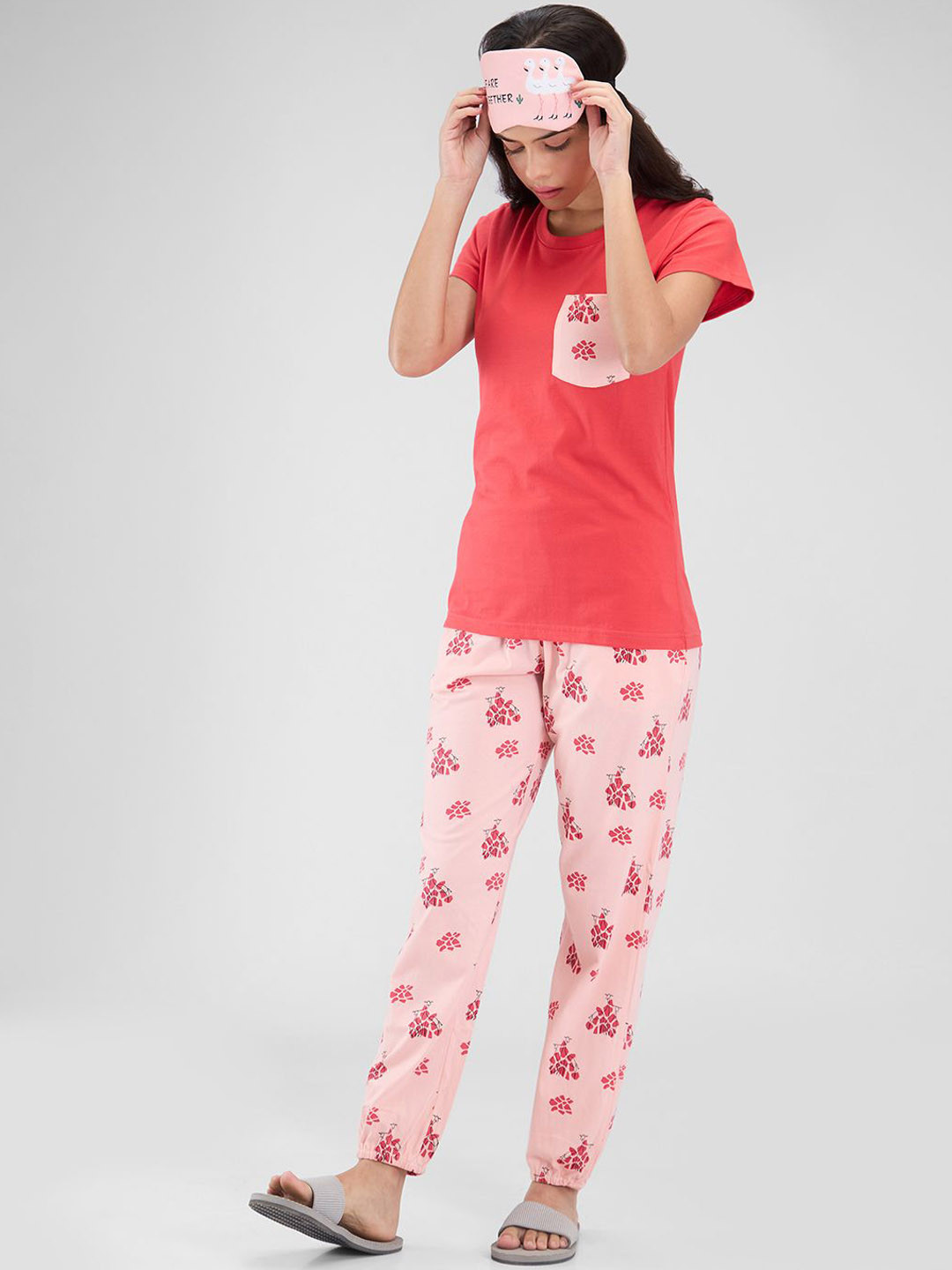 

Mystere Paris Women Printed Night suit, Coral