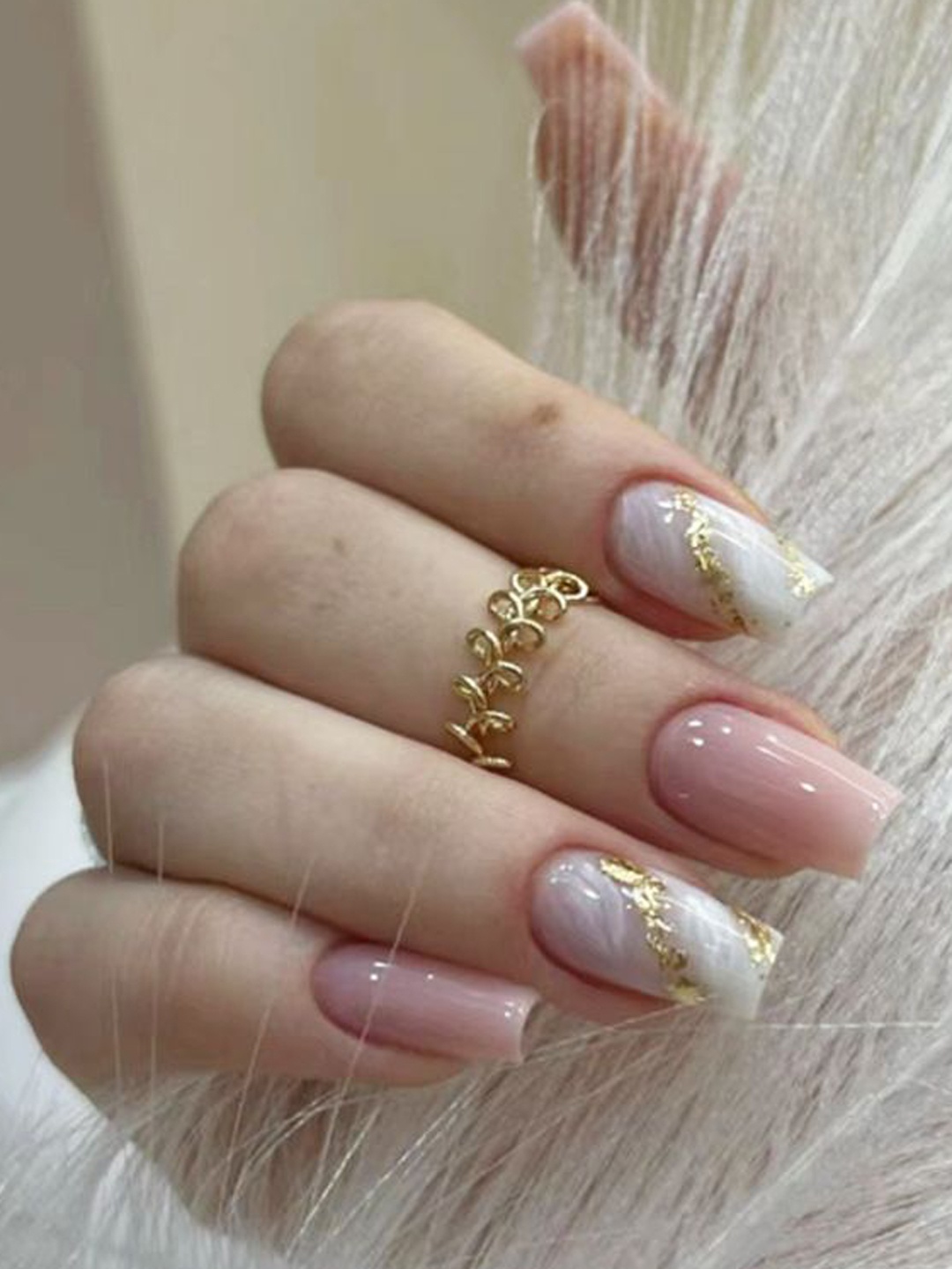 

The Pink Truck Set Of 24 Reusable Artificial Nails - Soft Pink, Cream