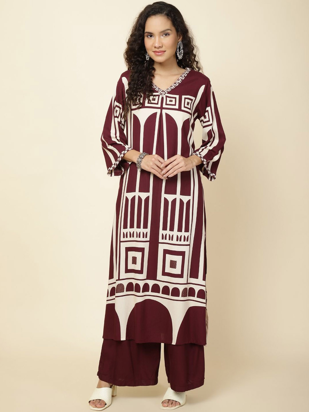 

Meena Bazaar Women Printed Regular Kurta with Trousers, Burgundy