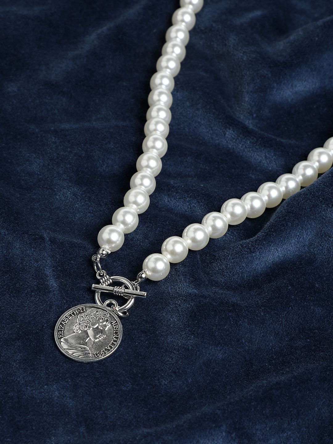 

SOHI Brass Silver-Plated Necklace