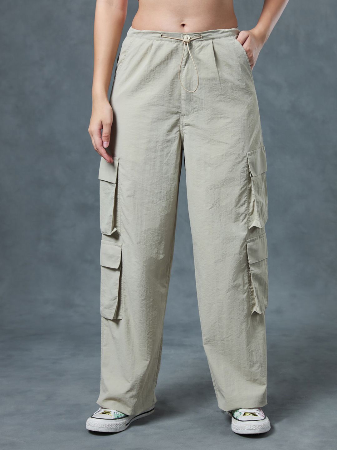 

Bewakoof Women Baggy Oversized Cargo Parachute Pants, Beige