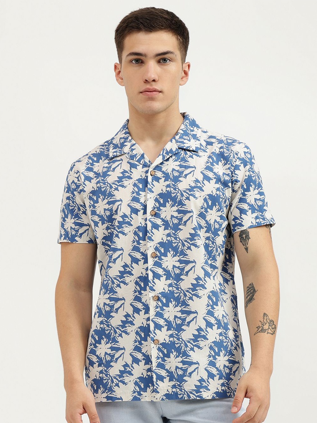 

United Colors of Benetton Men Cuban Collar Floral Printed Cotton Casual Shirt, Blue