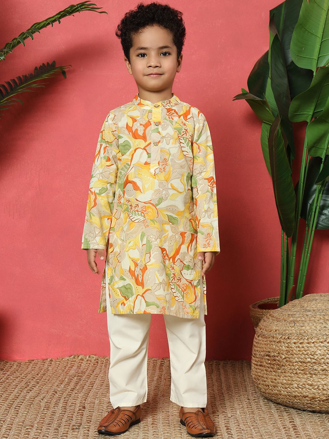 

Readiprint Fashions Boys Floral Printed Regular Pure Cotton Kurta with Pyjamas, Yellow