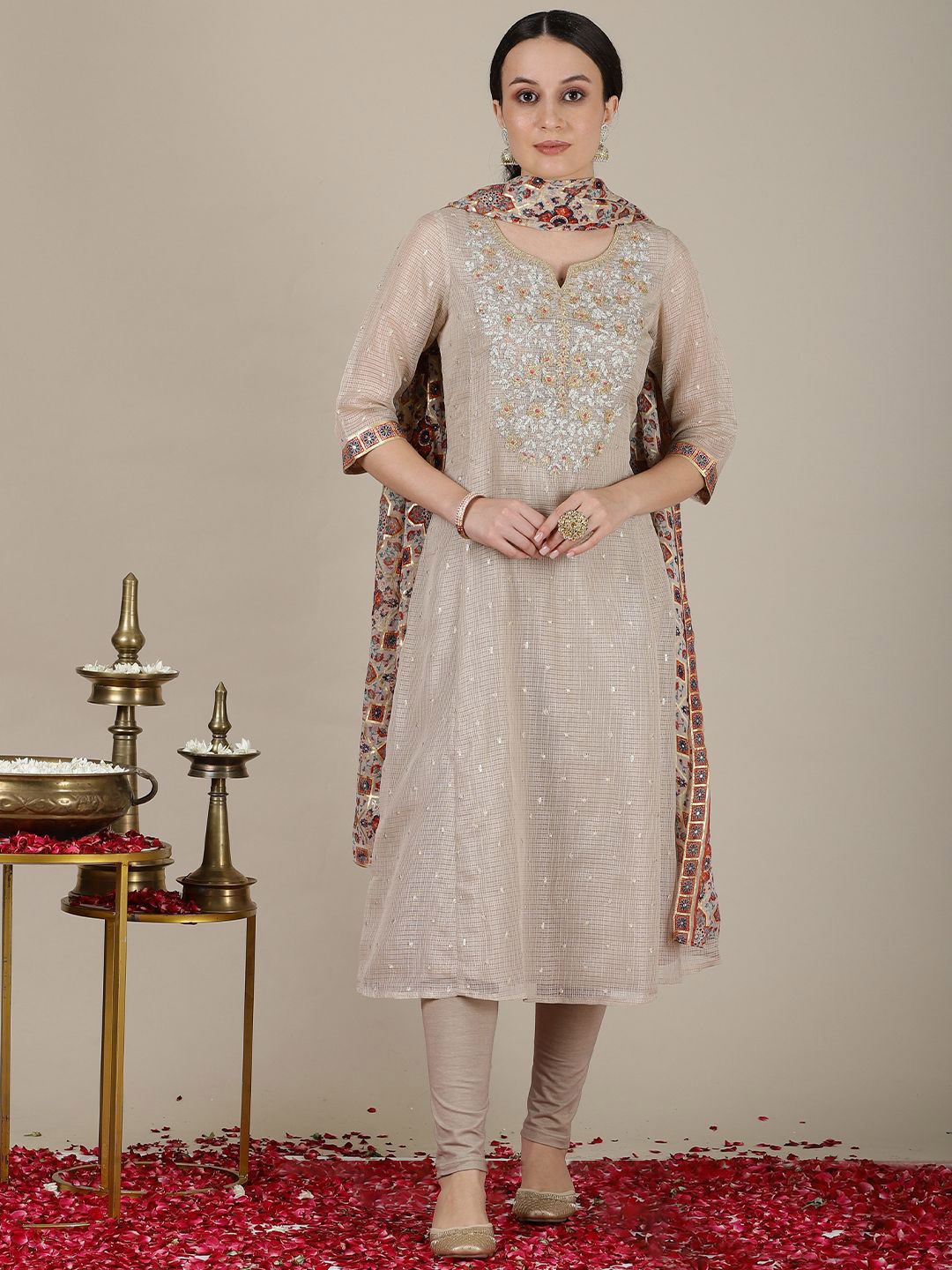 

AURELIA Women Embroidered Panelled Gotta Patti Kurta With Dupatta, Grey