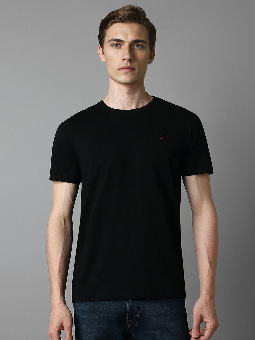 

Louis Philippe Jeans Men Pockets Slim Fit T-shirt, Black