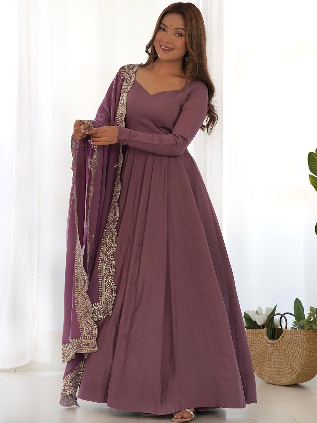 

CaniBani Women Regular Kurta with Trousers & With Dupatta, Mauve