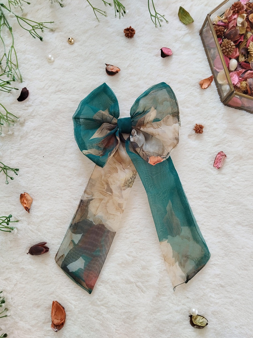 

LABEL KANUPRIYA Women FloralHair Bow Clip, Green
