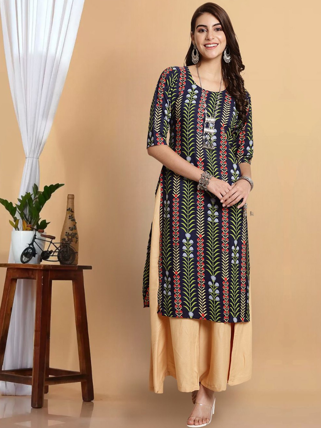 

7Threads Floral Printed Round Neck Crepe Straight Kurta, Navy blue