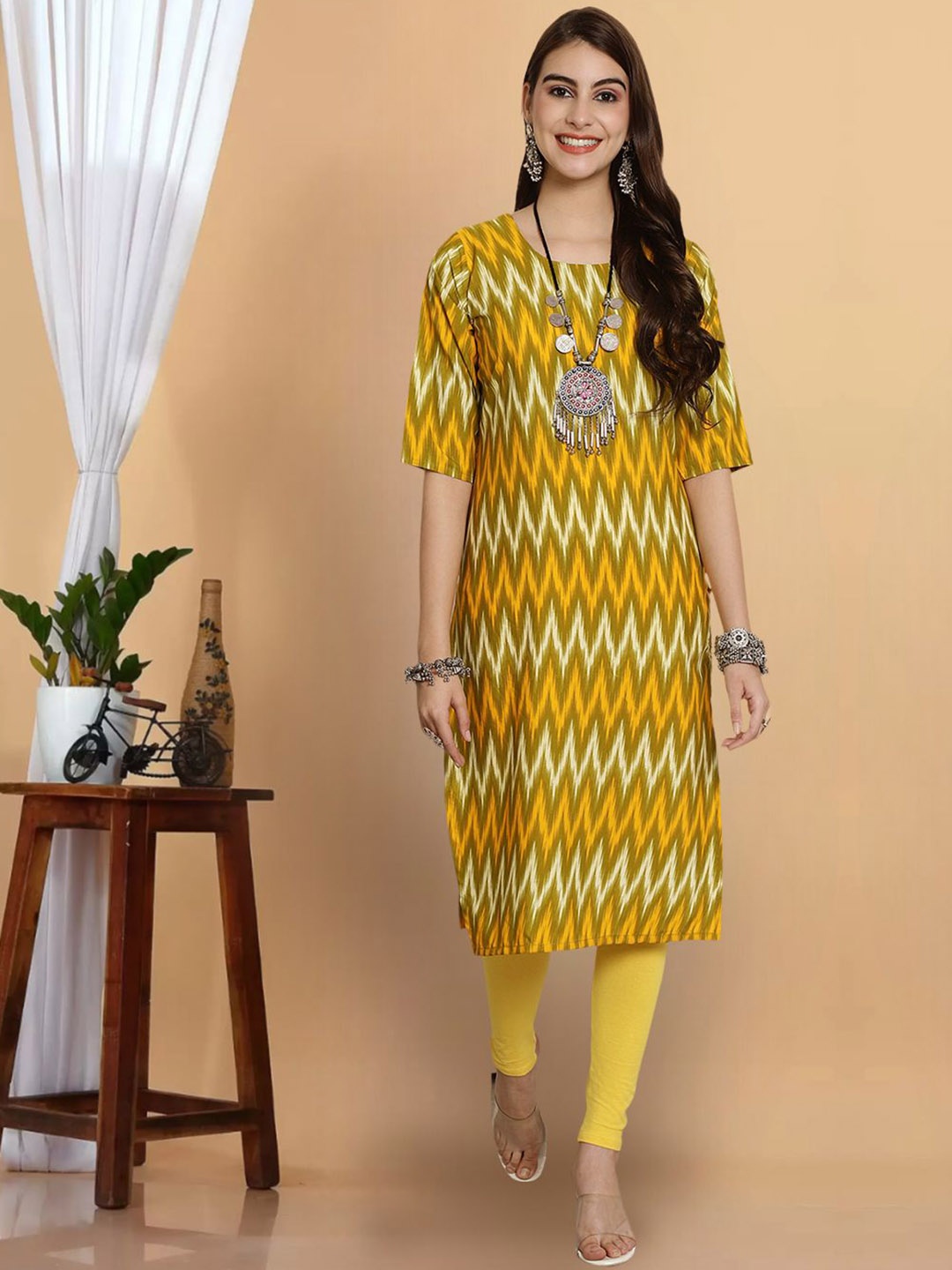 

7Threads Floral Printed Round Neck Crepe Straight Kurta, Yellow