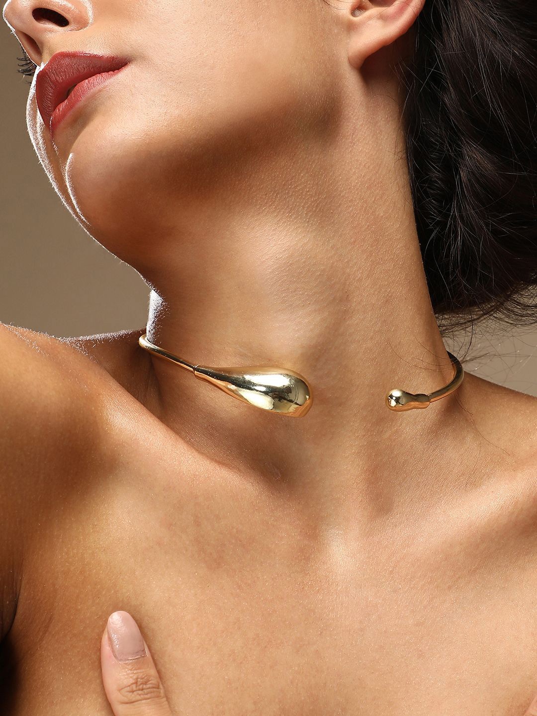 

SOHI Brass Gold-Plated Necklace