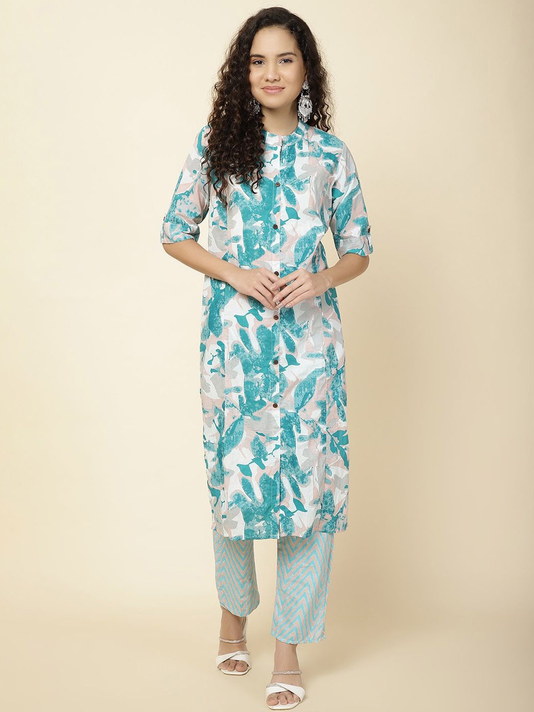 

Meena Bazaar Women Floral Printed Regular Kurta with Trousers, Blue