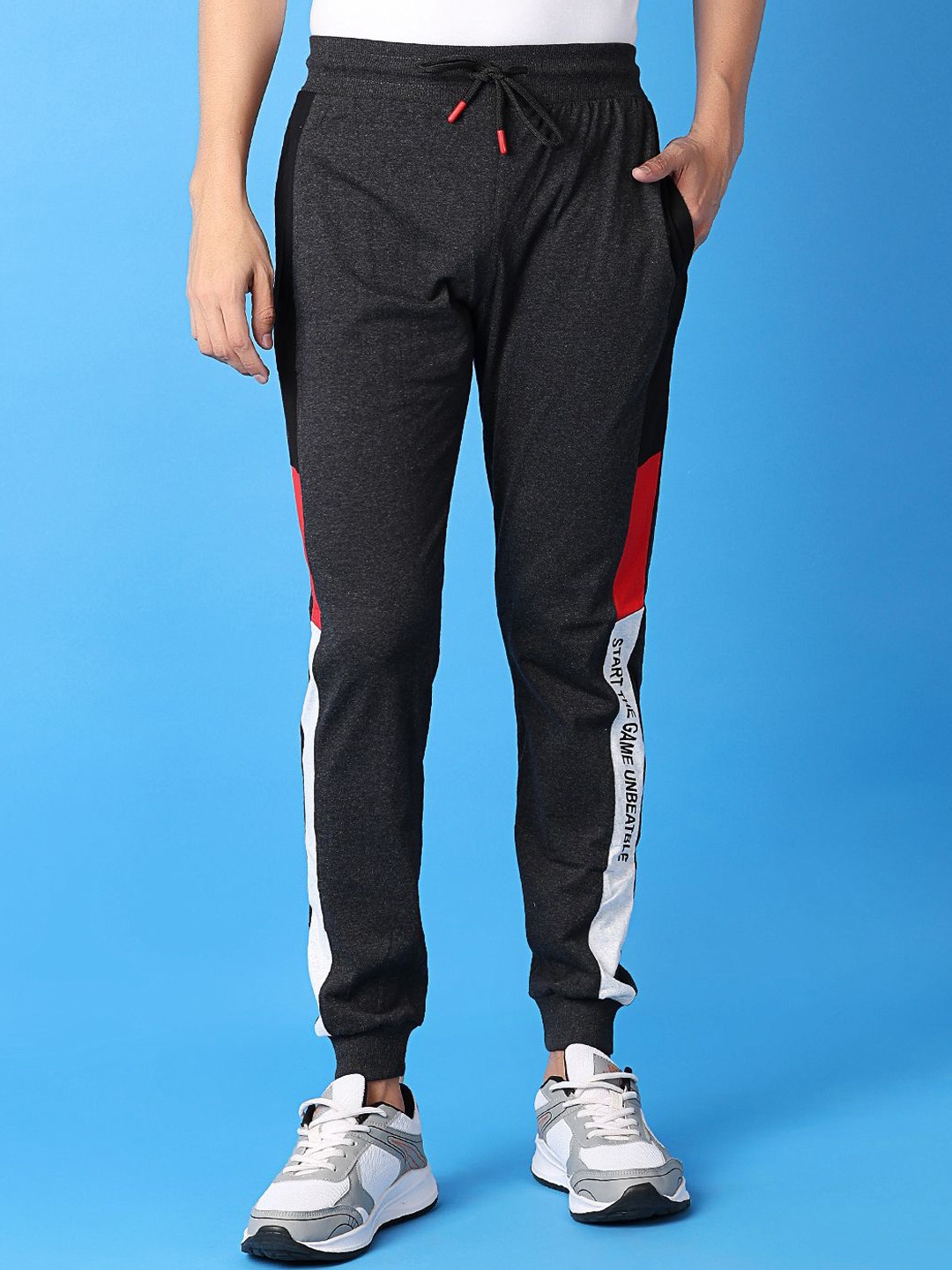 

V-Mart Men Printed Mid Rise Joggers, Grey melange