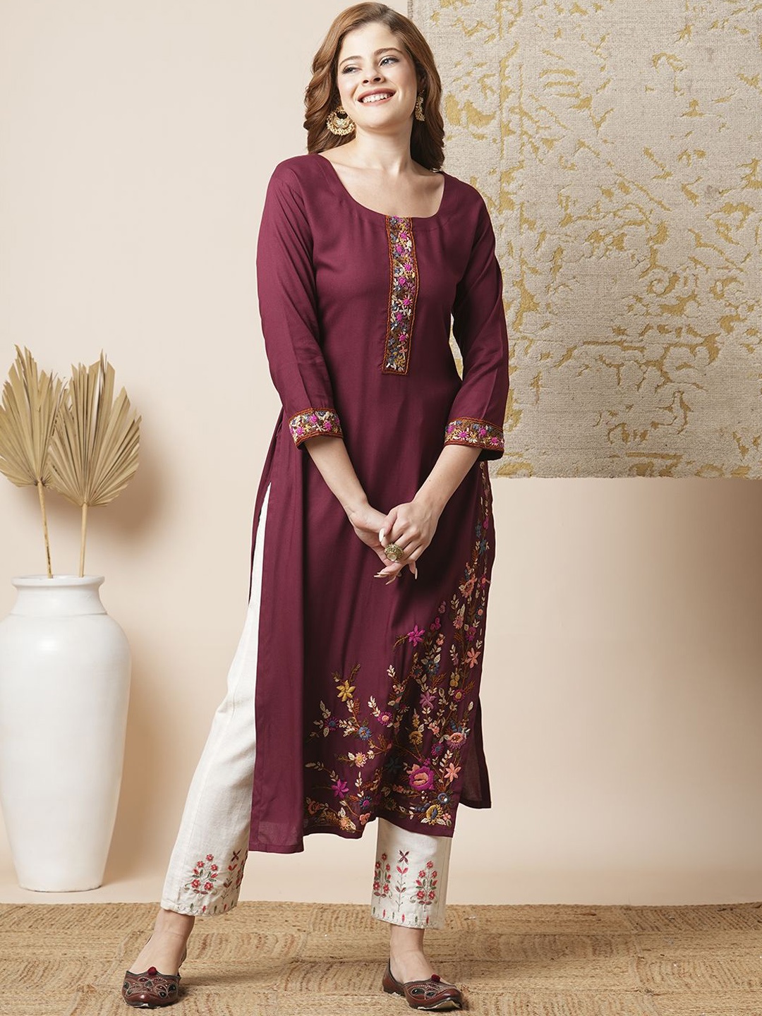 

FASHOR Women Floral Thread Work Kurta, Maroon