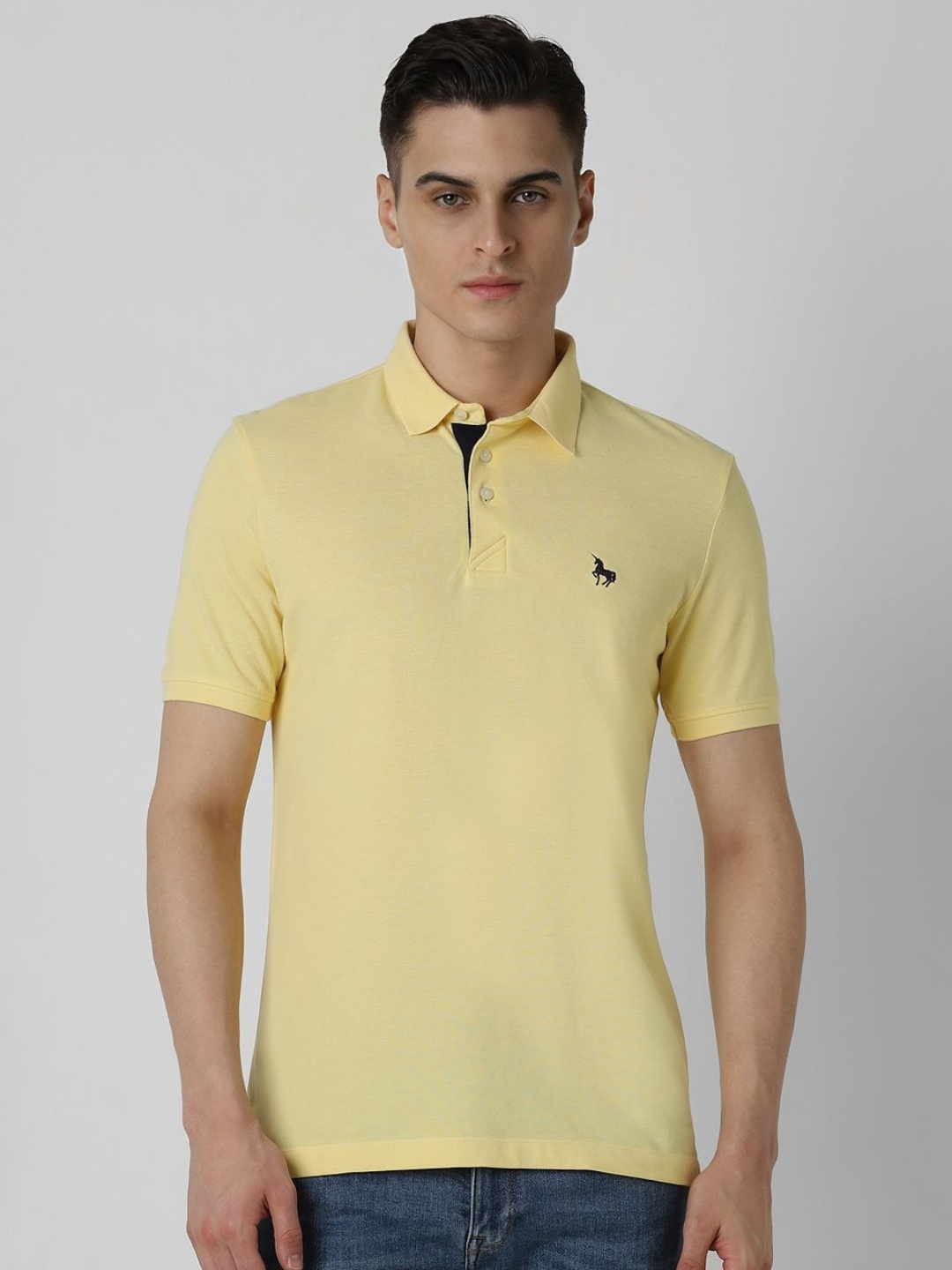

Van Heusen Sport Men Polo Collar T-shirt, Yellow