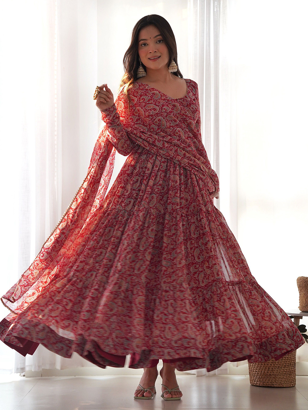 

CaniBani Women Paisley Printed Layered Kurta with Trousers & With Dupatta, Maroon