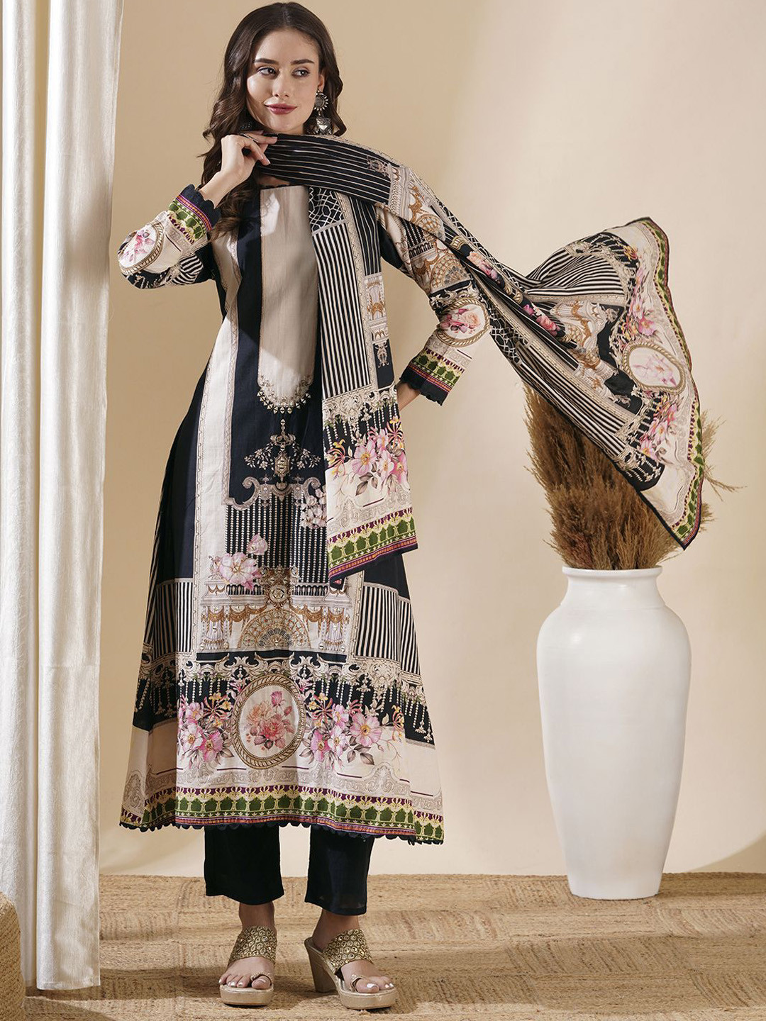 

FASHOR Women Floral Printed Regular Mirror Work Pure Cotton Kurta with Trousers & With Dupatta, Black
